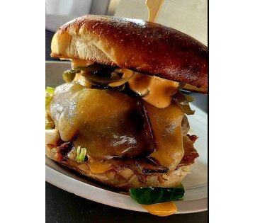 DOUBLE PIKANT BURGER